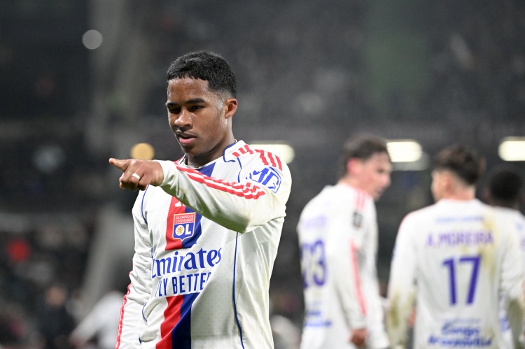 4年前的今天：易建联生涯总得分突破12000分 本土球员仅此一人