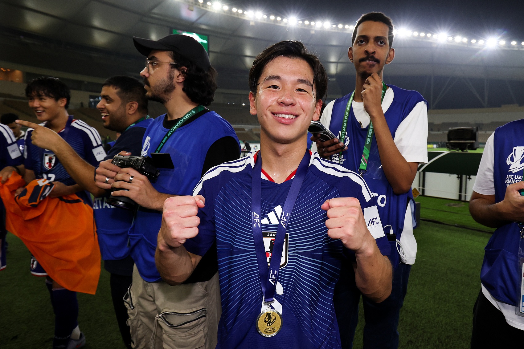 范晓冬：交朋友交内马尔这种，梅西闷闷的全是心眼 C罗利己主义