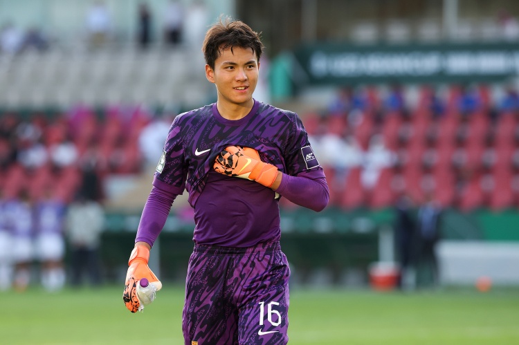 记者谈魏震伤情：眼部受伤有点影响视线，回到上海后得继续治疗